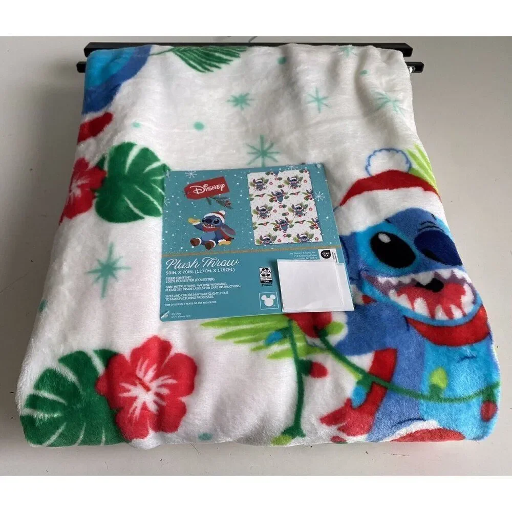 Disney Stitch With Mittens Winter Christmas Santa Hat Throw Blanket 50 X 70” NEW